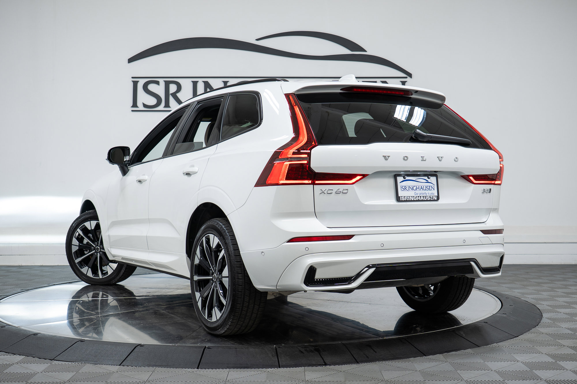 Used 2026 Volvo XC60 B5 Plus w/ Climate Package AWD/4WD image 28