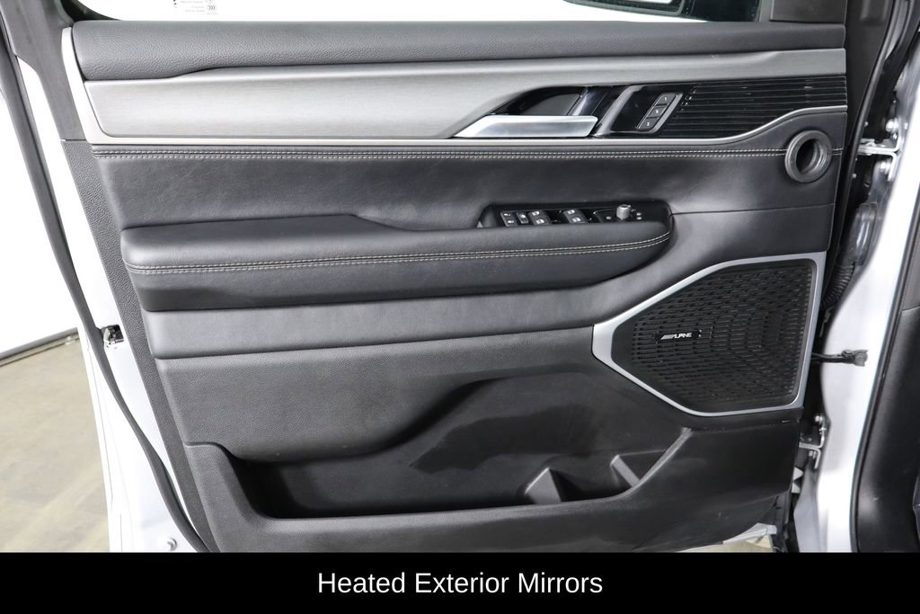 Used 2025 Jeep Wagoneer L Series II w/ Convenience Group I image 22