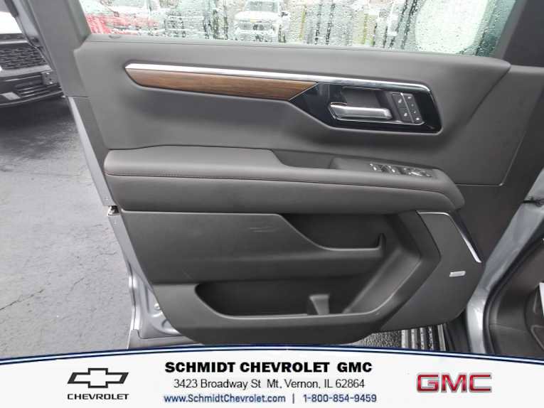 New 2026 Chevrolet Suburban High Country image 14
