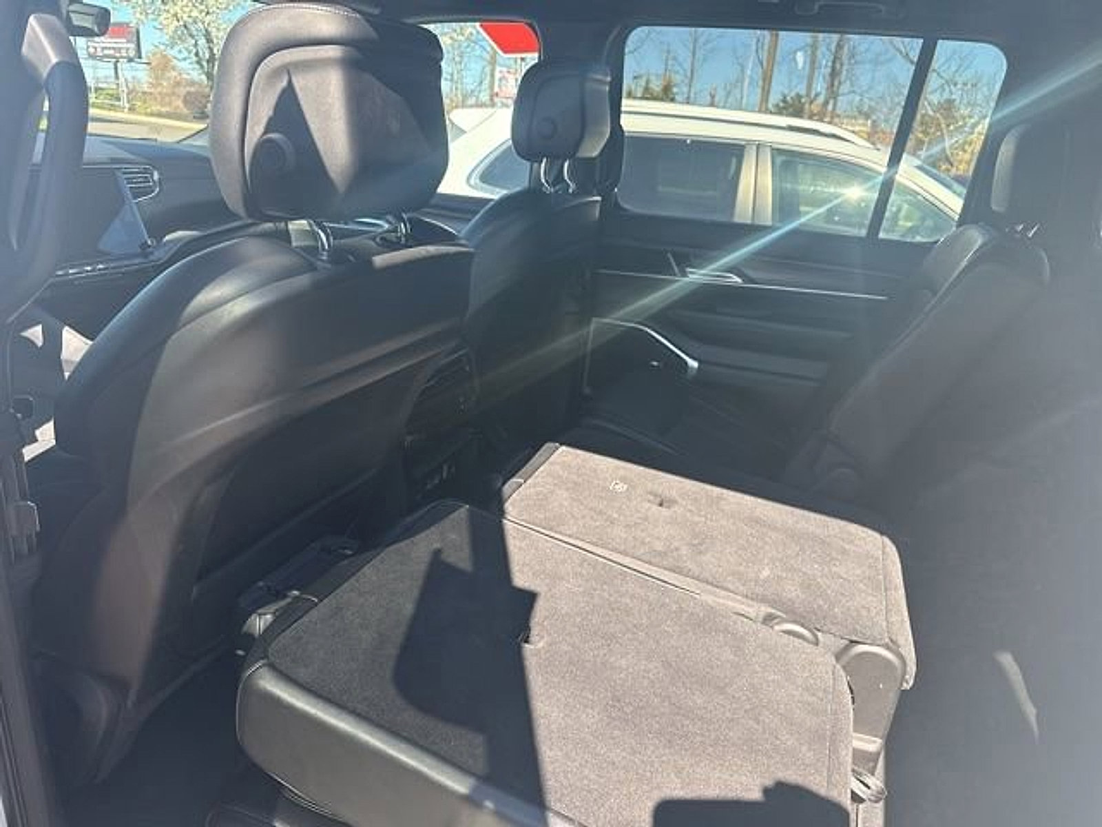 Used 2024 Jeep Wagoneer Series II w/ Flexible Seating Group image 8