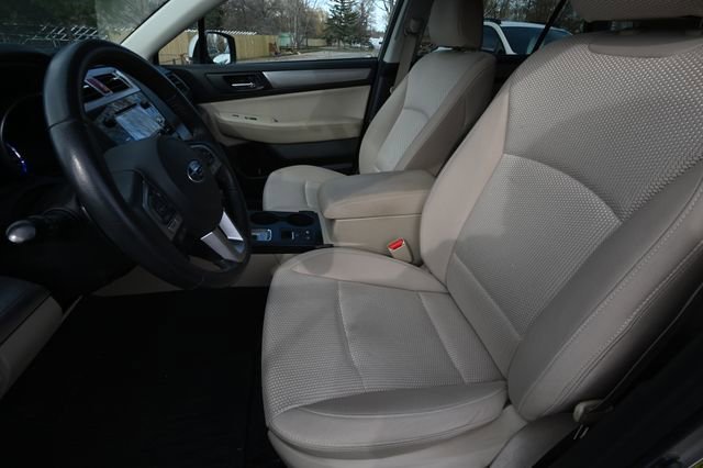 Used 2017 Subaru Outback 2.5i Premium image 7
