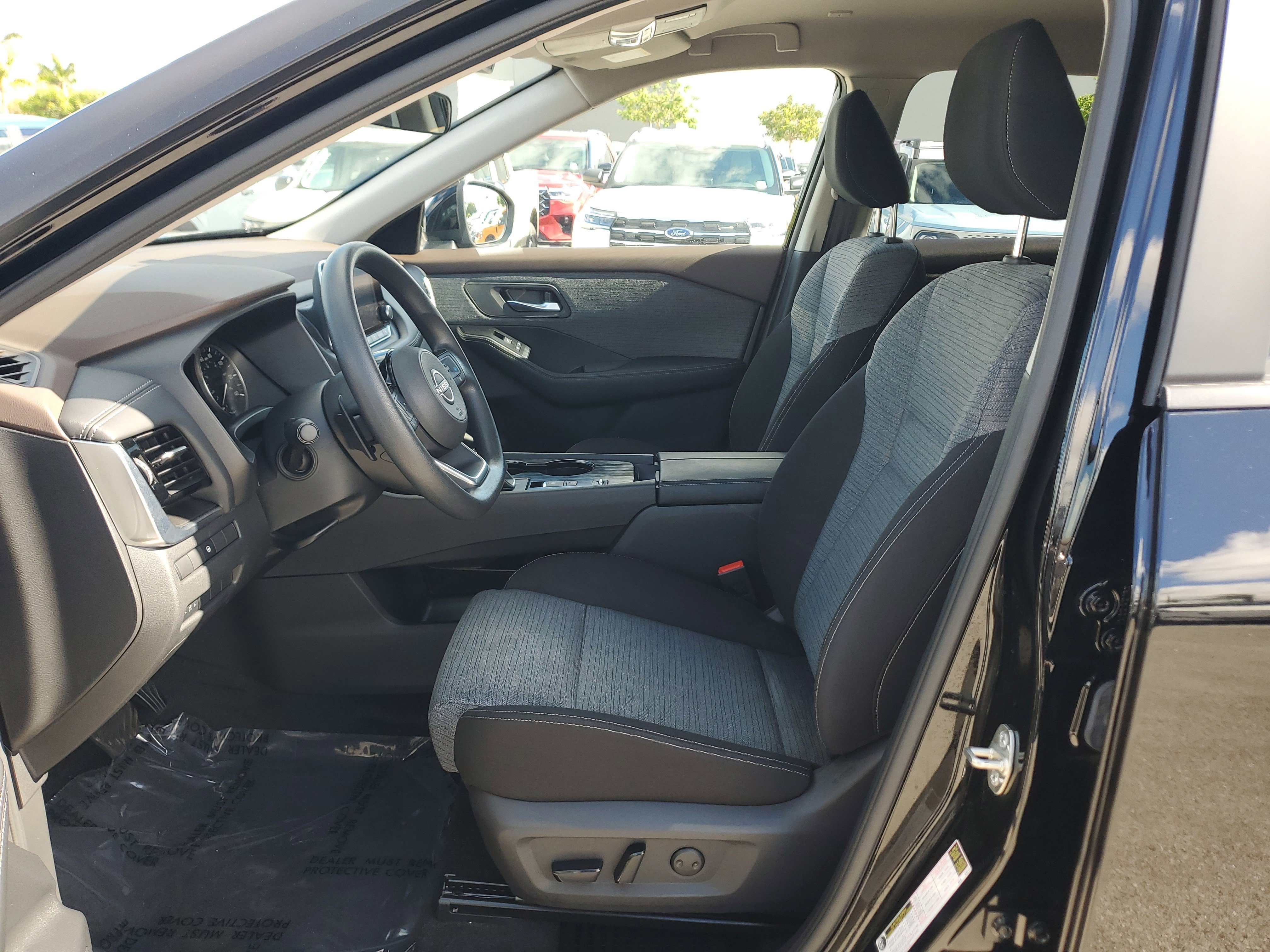 Used 2022 Nissan Rogue SV FWD image 10