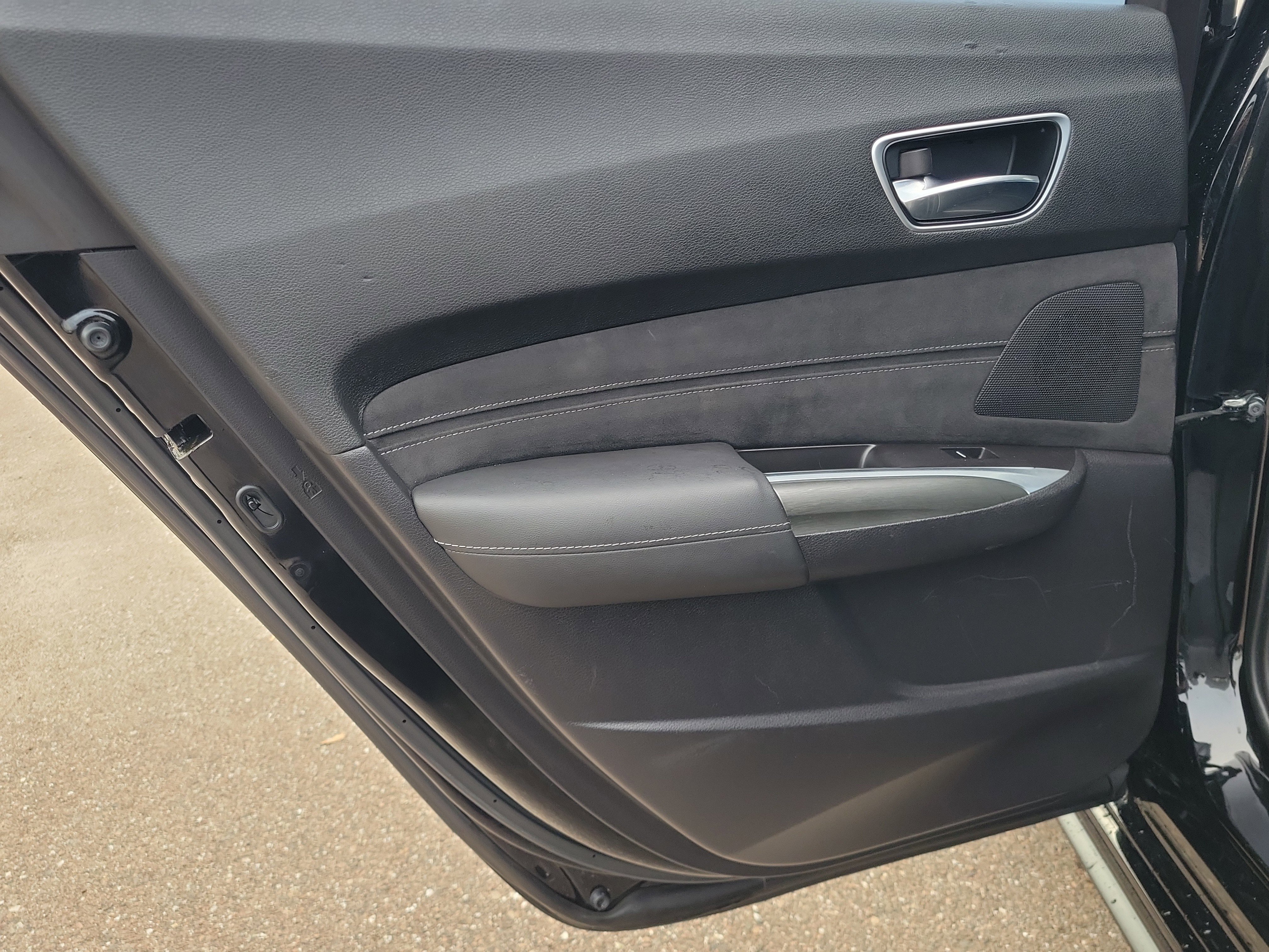 Used 2018 Acura TLX V6 w/ Technology & A-SPEC Pkg image 11