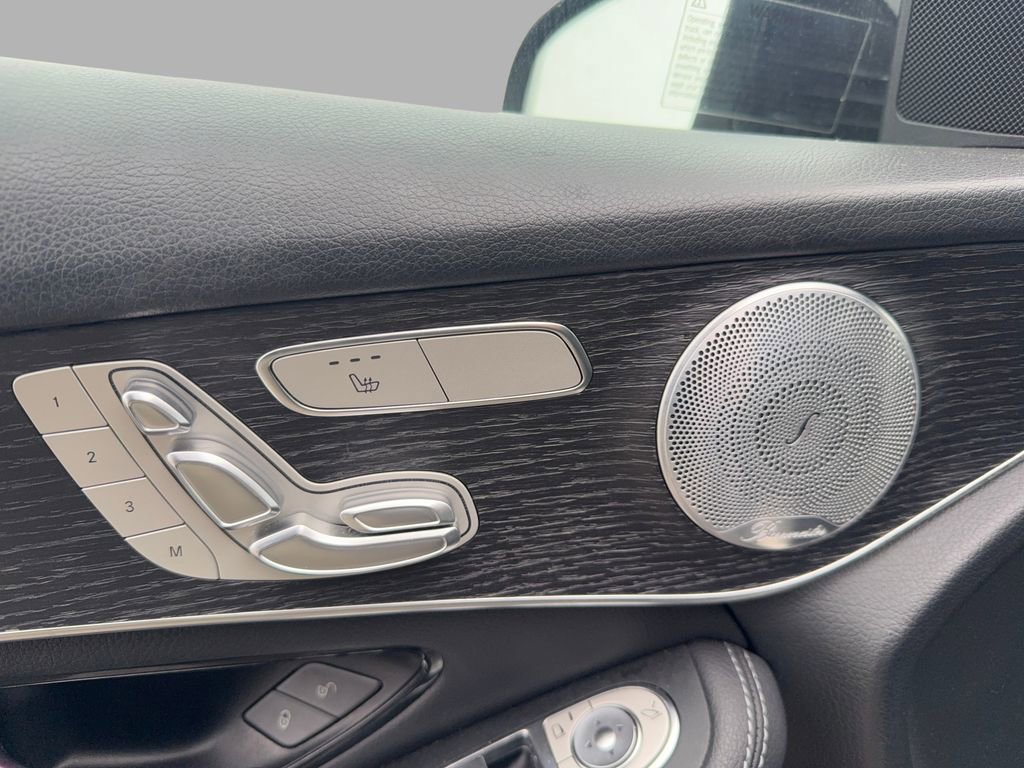 Used 2021 Mercedes-Benz GLC 300 4MATIC w/ AMG Line image 12