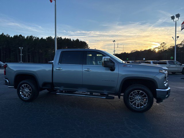 New 2026 Chevrolet Silverado 2500 LTZ w/ LTZ Premium Package AWD/4WD image 2