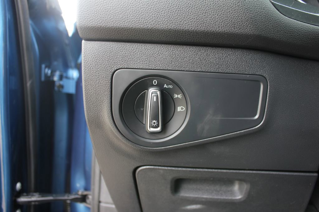 Used 2019 Volkswagen Tiguan SE image 22