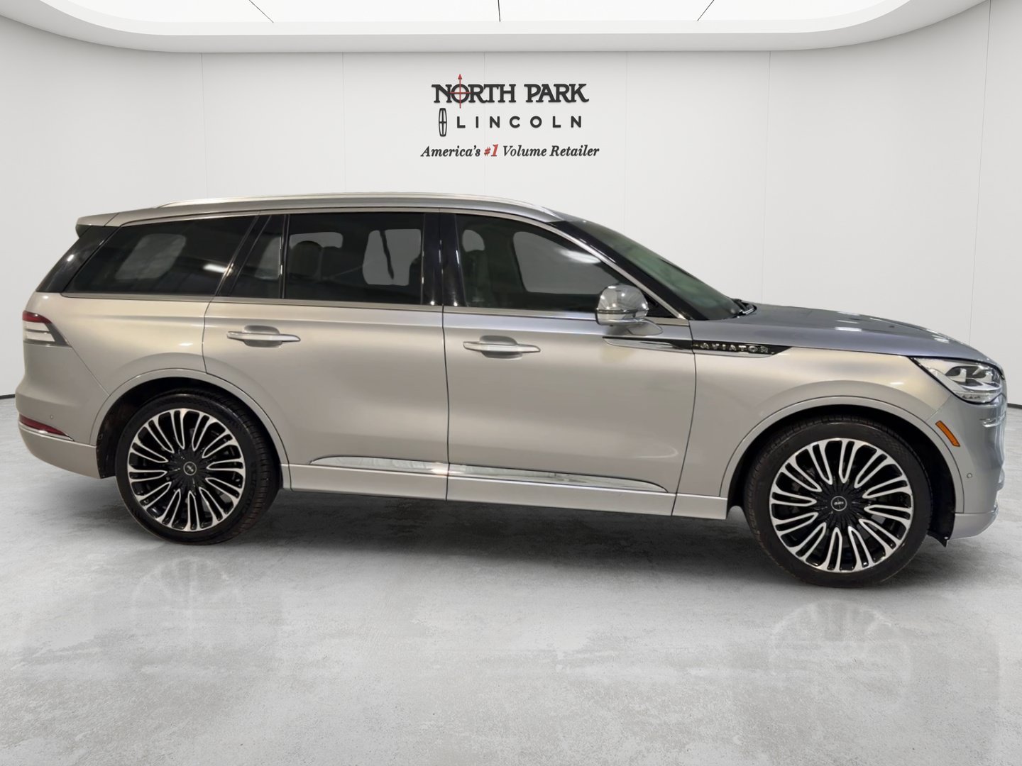 Used 2020 Lincoln Aviator Black Label w/ Dynamic Handling Package AWD/4WD image 6
