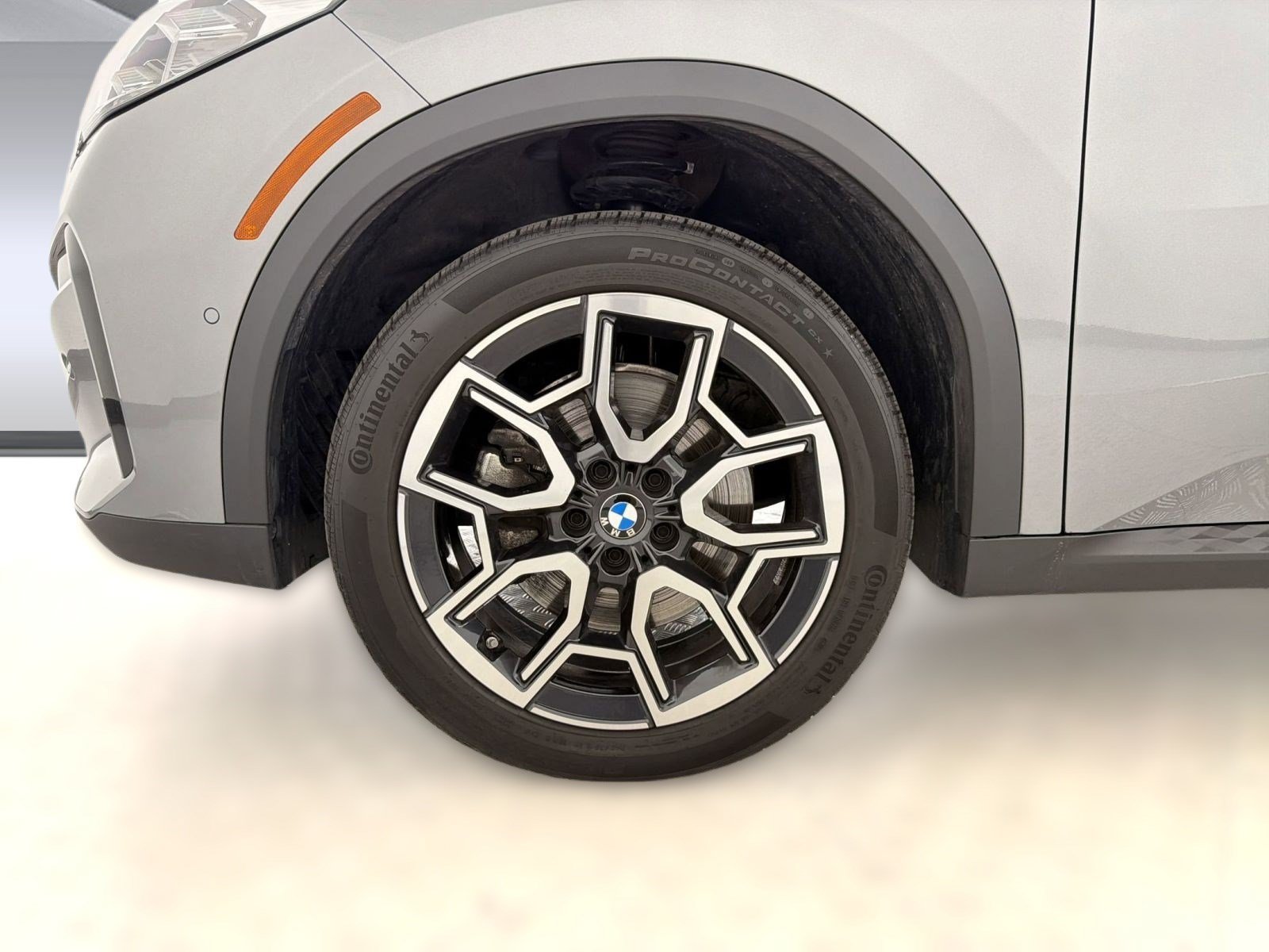 Used 2025 BMW X2 xDrive28i w/ Premium Package AWD/4WD image 11