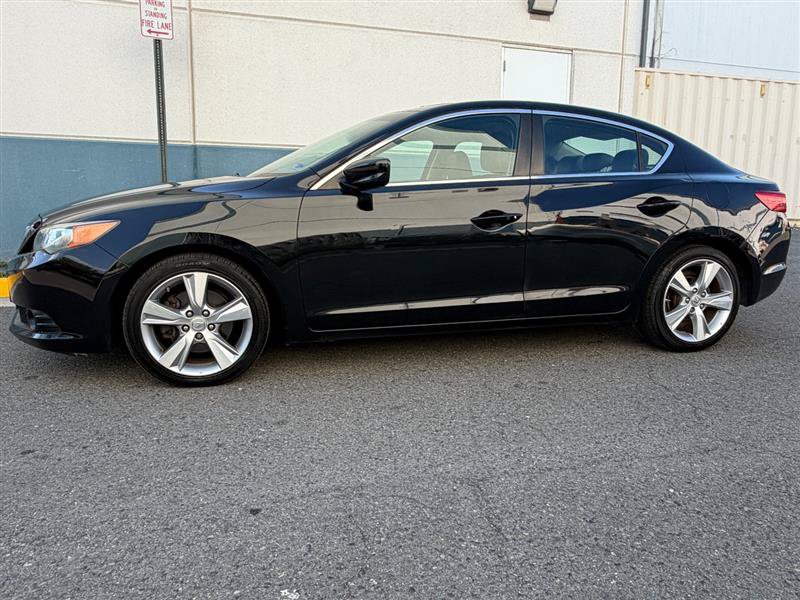 Used 2013 Acura ILX w/ Premium Package FWD image 5