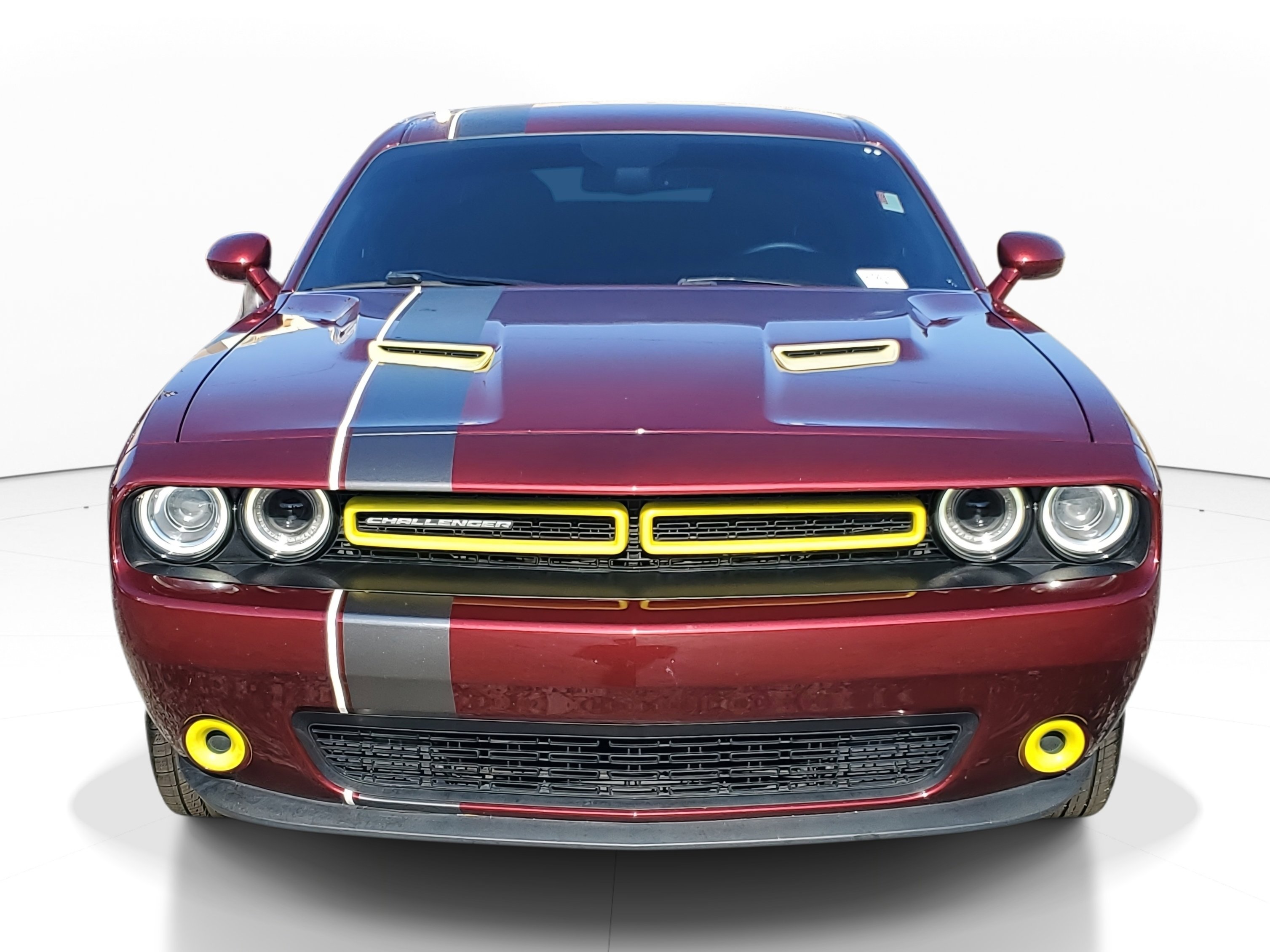Used 2020 Dodge Challenger SXT image 2