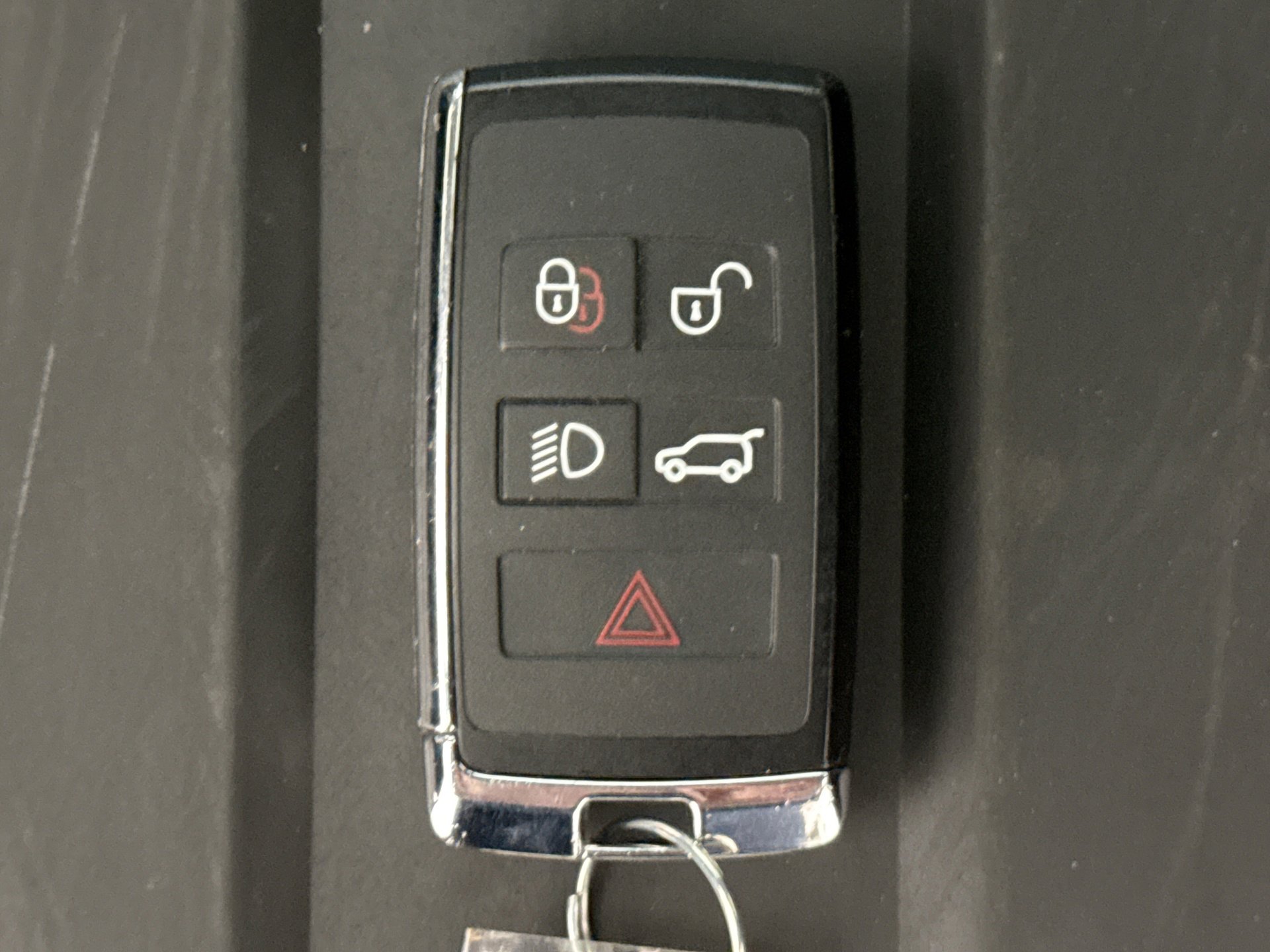 Used 2025 Land Rover Discovery Sport S image 25