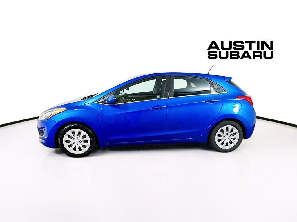 Used 2017 Hyundai Elantra GT image 4