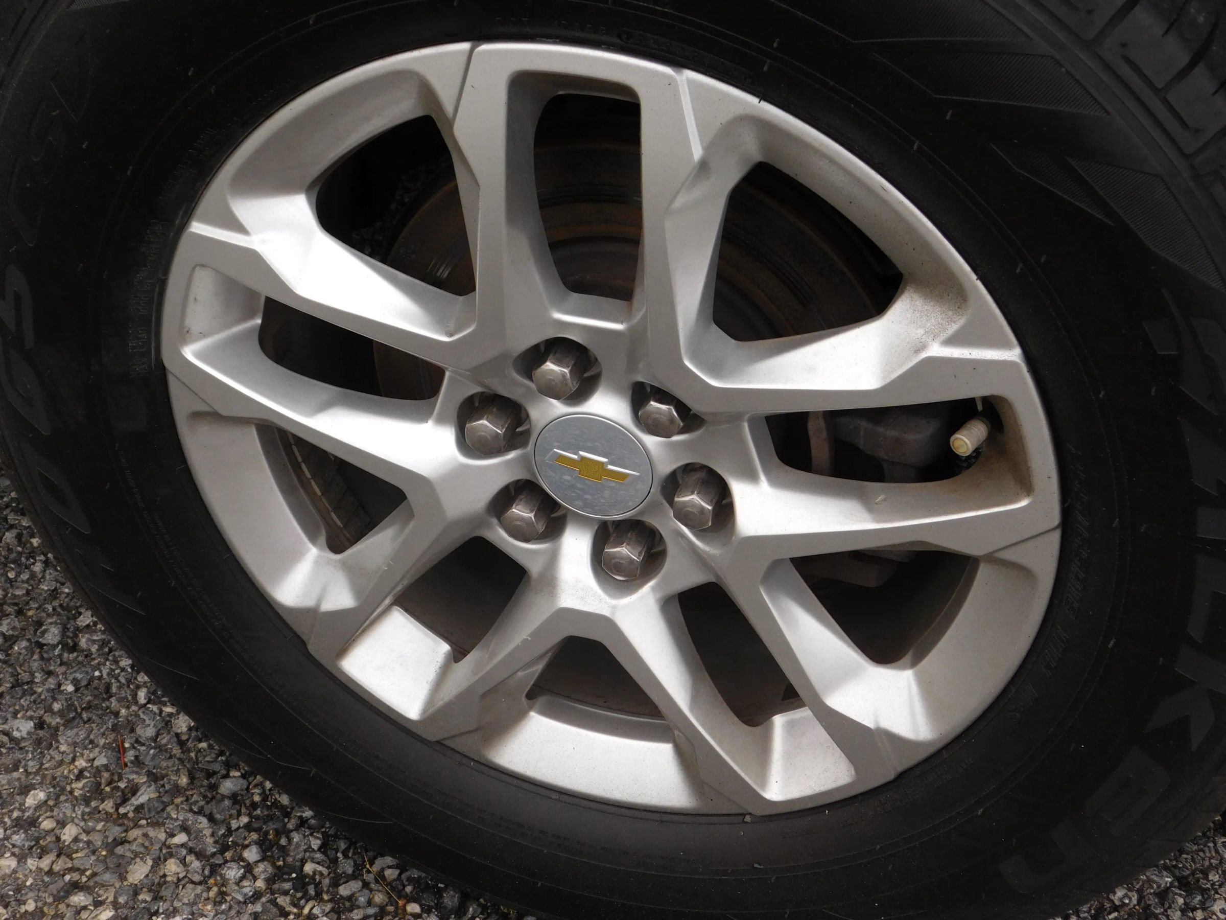 Used 2021 Chevrolet Traverse LT FWD image 9