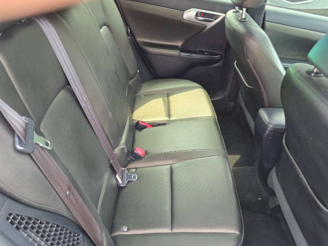 Used 2013 Lexus CT 200h w/ F Sport Pkg w/Nuluxe Trim FWD image 27