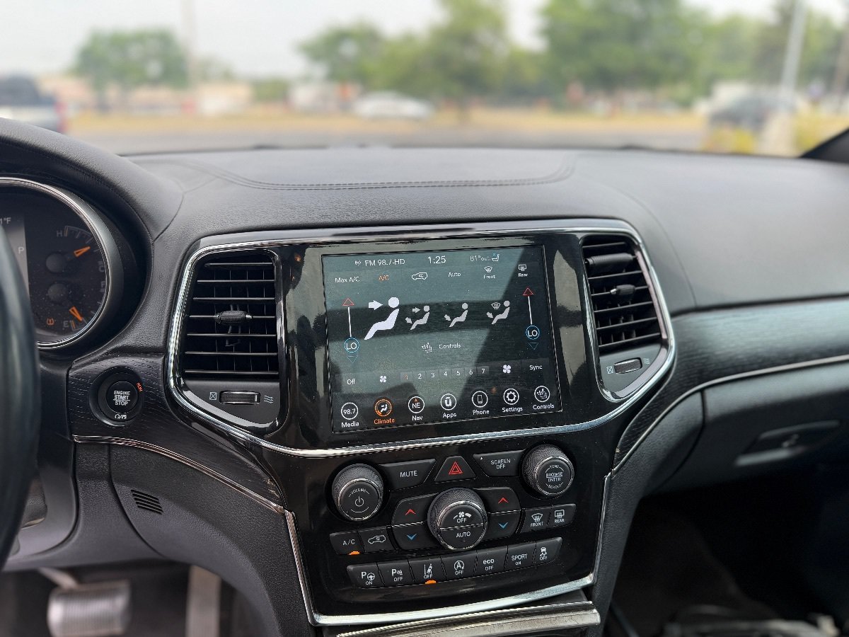 Used 2020 Jeep Grand Cherokee High Altitude AWD/4WD image 19