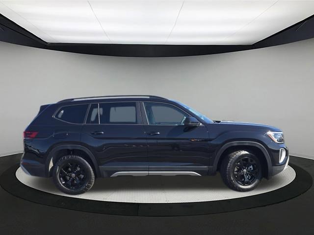 New 2026 Volkswagen Atlas Peak Edition image 8