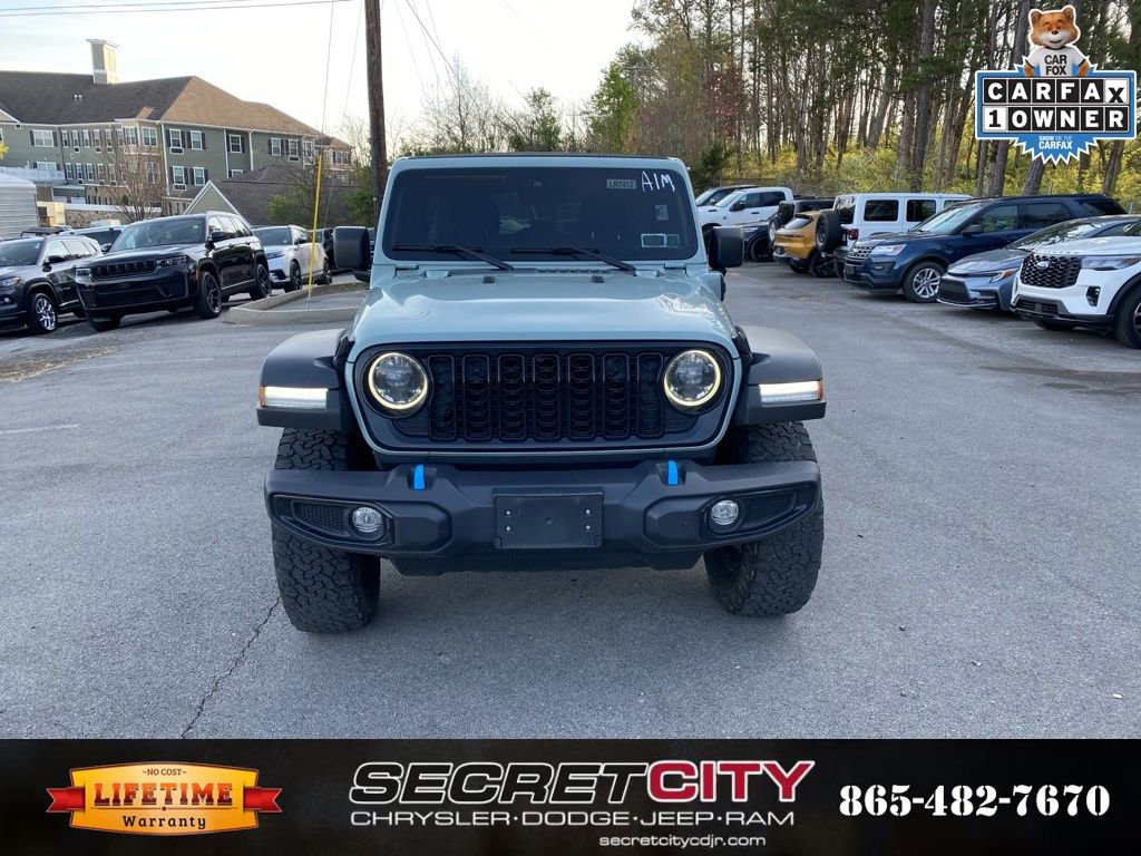 Used 2024 Jeep Wrangler Unlimited image 2