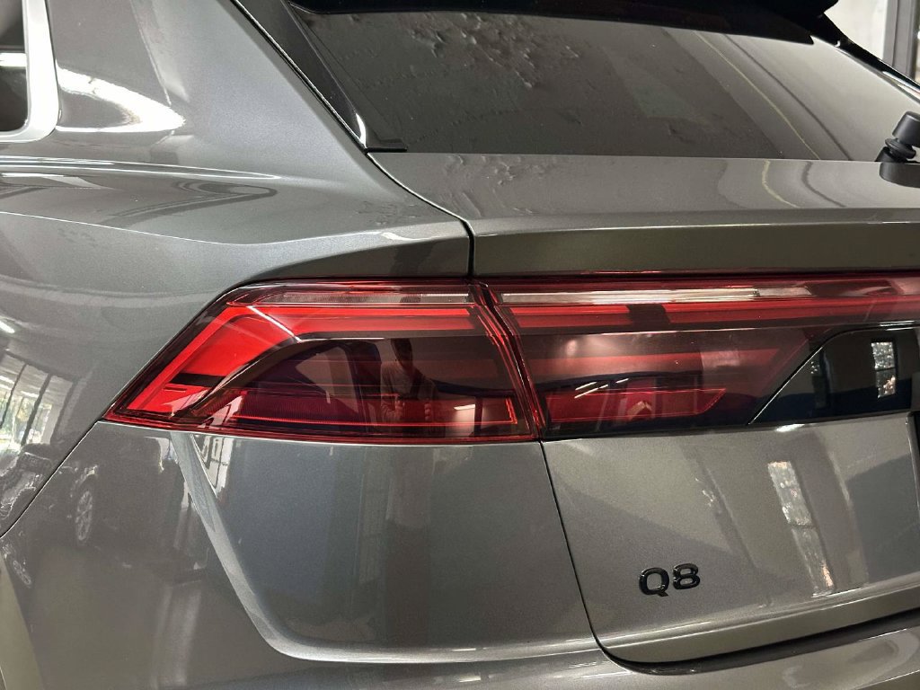 Used 2025 Audi Q8 Premium w/ Convenience Package AWD/4WD image 14