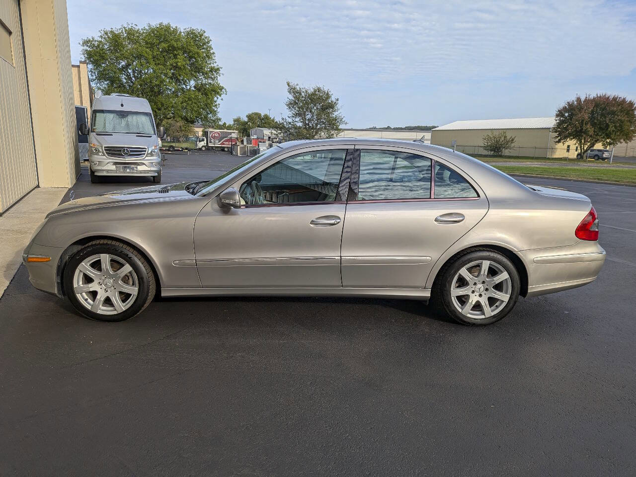 Used 2007 Mercedes-Benz E 350 Sedan image 6