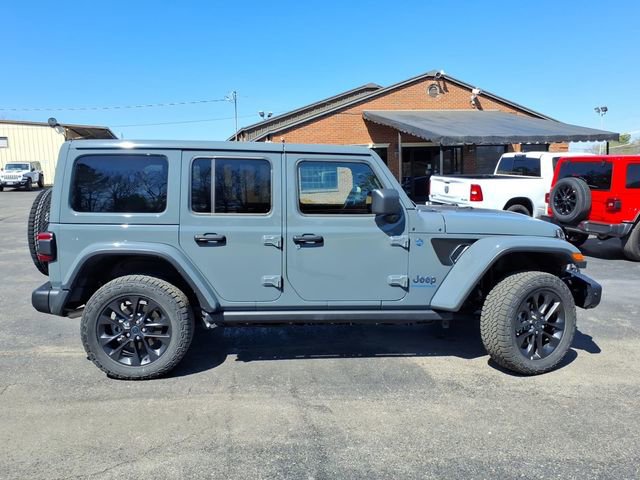 Used 2025 Jeep Wrangler Sahara 4xe image 19
