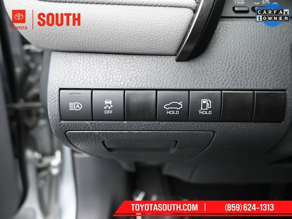 Used 2023 Toyota Camry XLE image 19