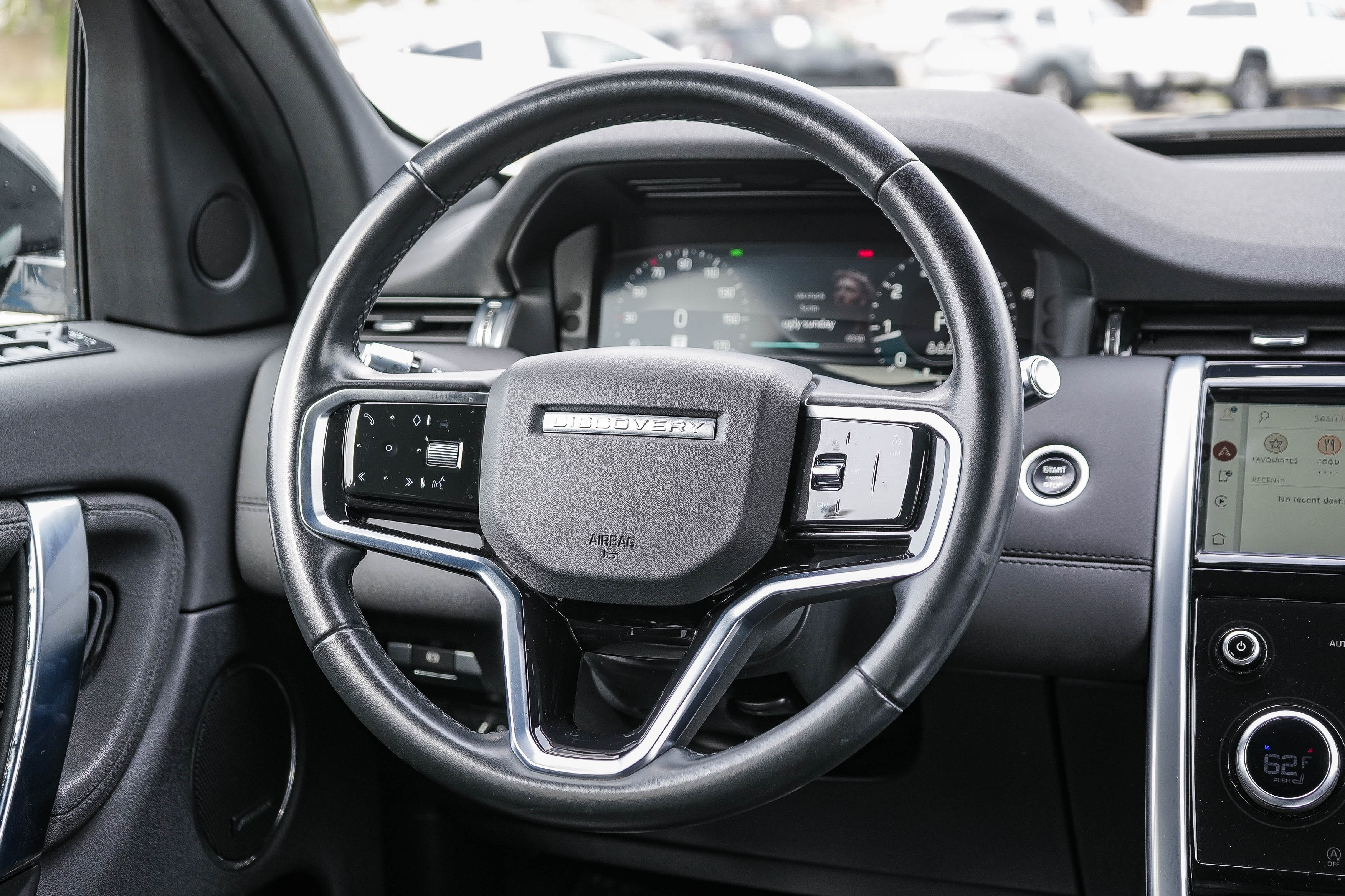 Used 2022 Land Rover Discovery Sport SE image 16