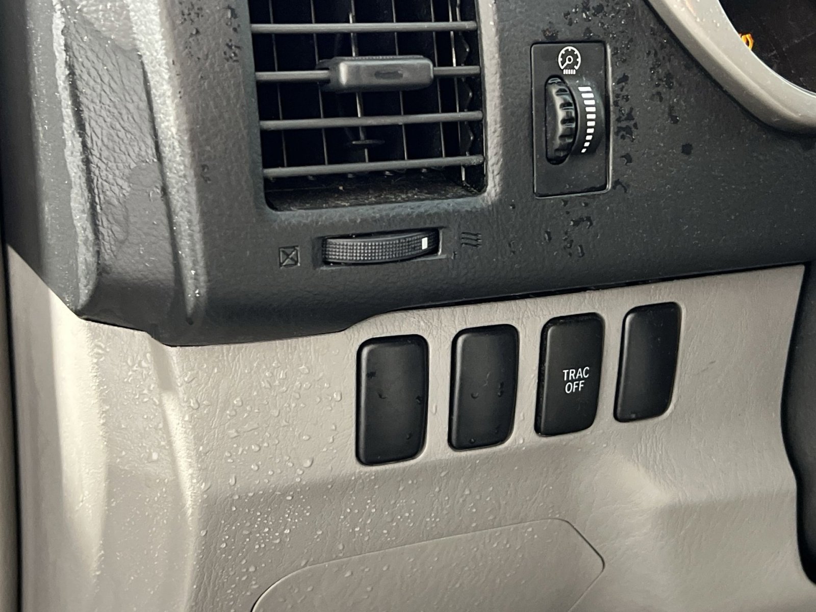 Used 2004 Toyota 4Runner SR5 image 27