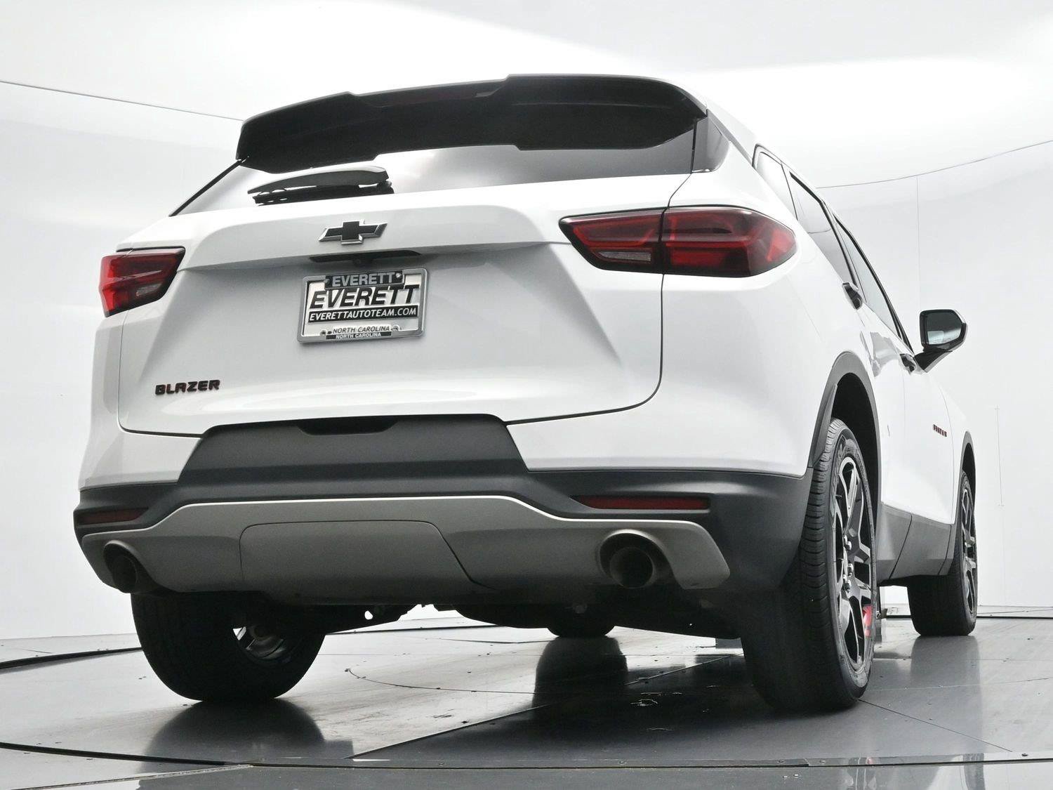 Used 2023 Chevrolet Blazer LT FWD image 48