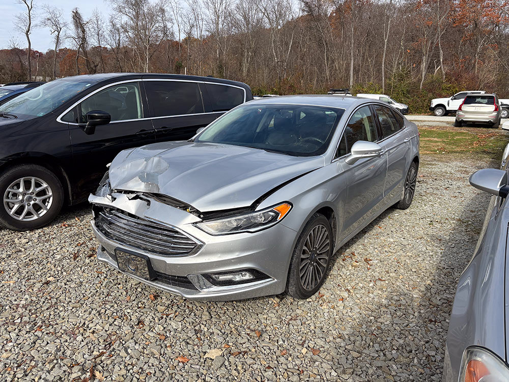 Used 2017 Ford Fusion SE AWD/4WD image 2