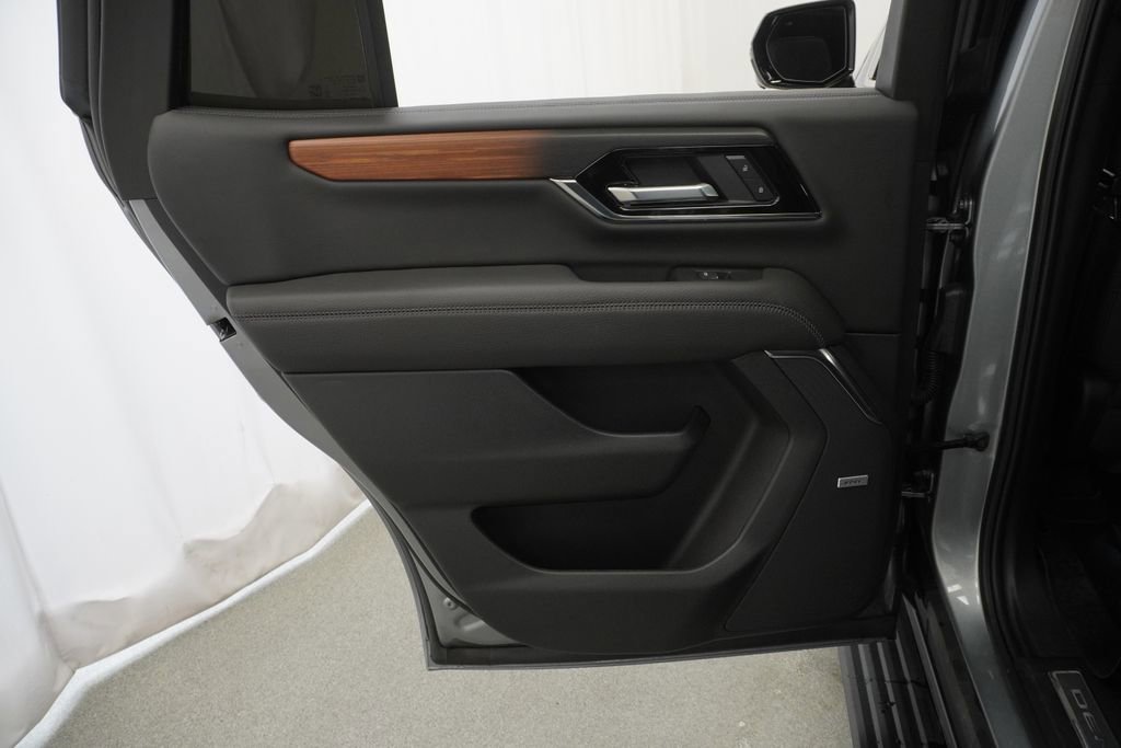 Used 2025 GMC Yukon Denali w/ Denali Reserve Package image 46