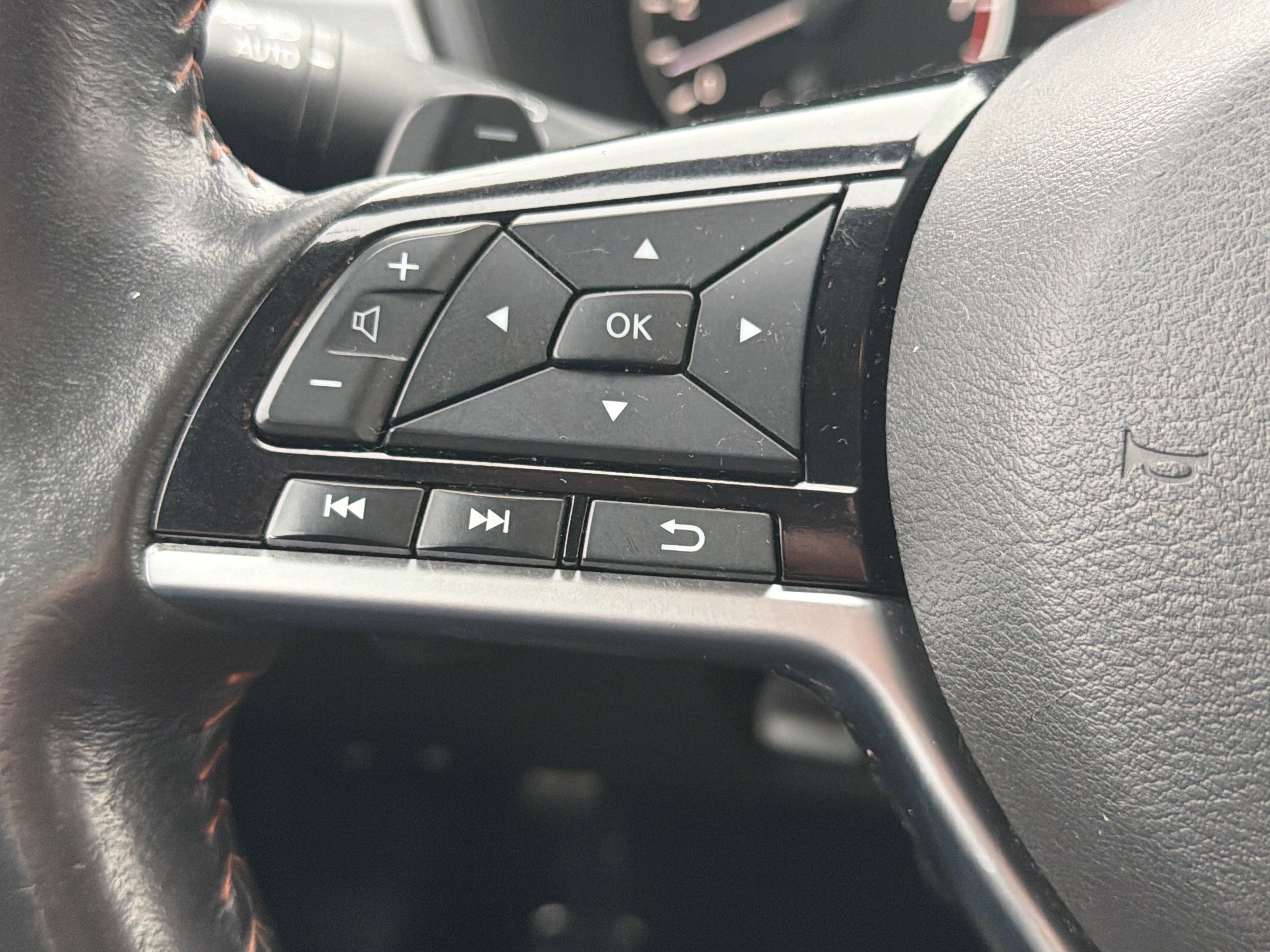 Used 2024 Nissan Altima 2.5 SR FWD image 18