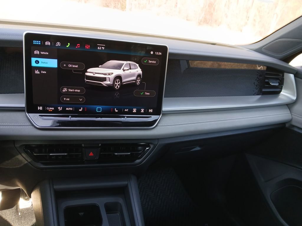 New 2026 Volkswagen Tiguan SE R-Line image 17