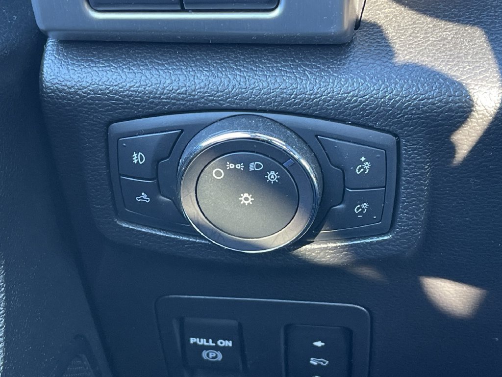 Used 2018 Ford F150 Platinum w/ Equipment Group 701A Luxury AWD/4WD image 27