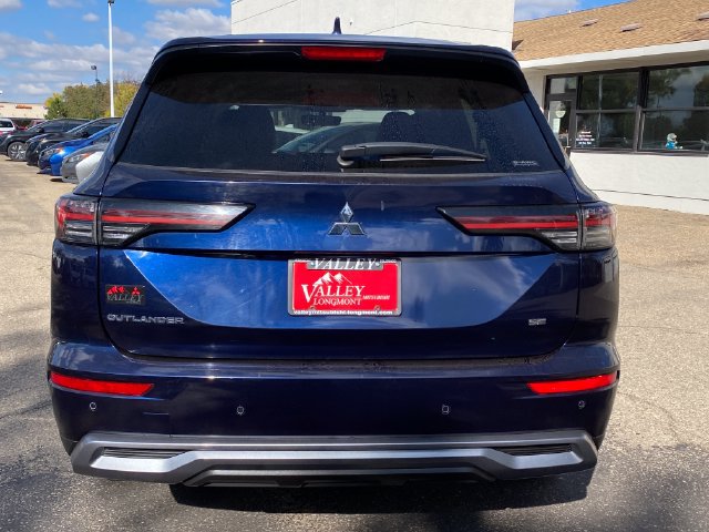 Used 2025 Mitsubishi Outlander SE AWD/4WD image 4