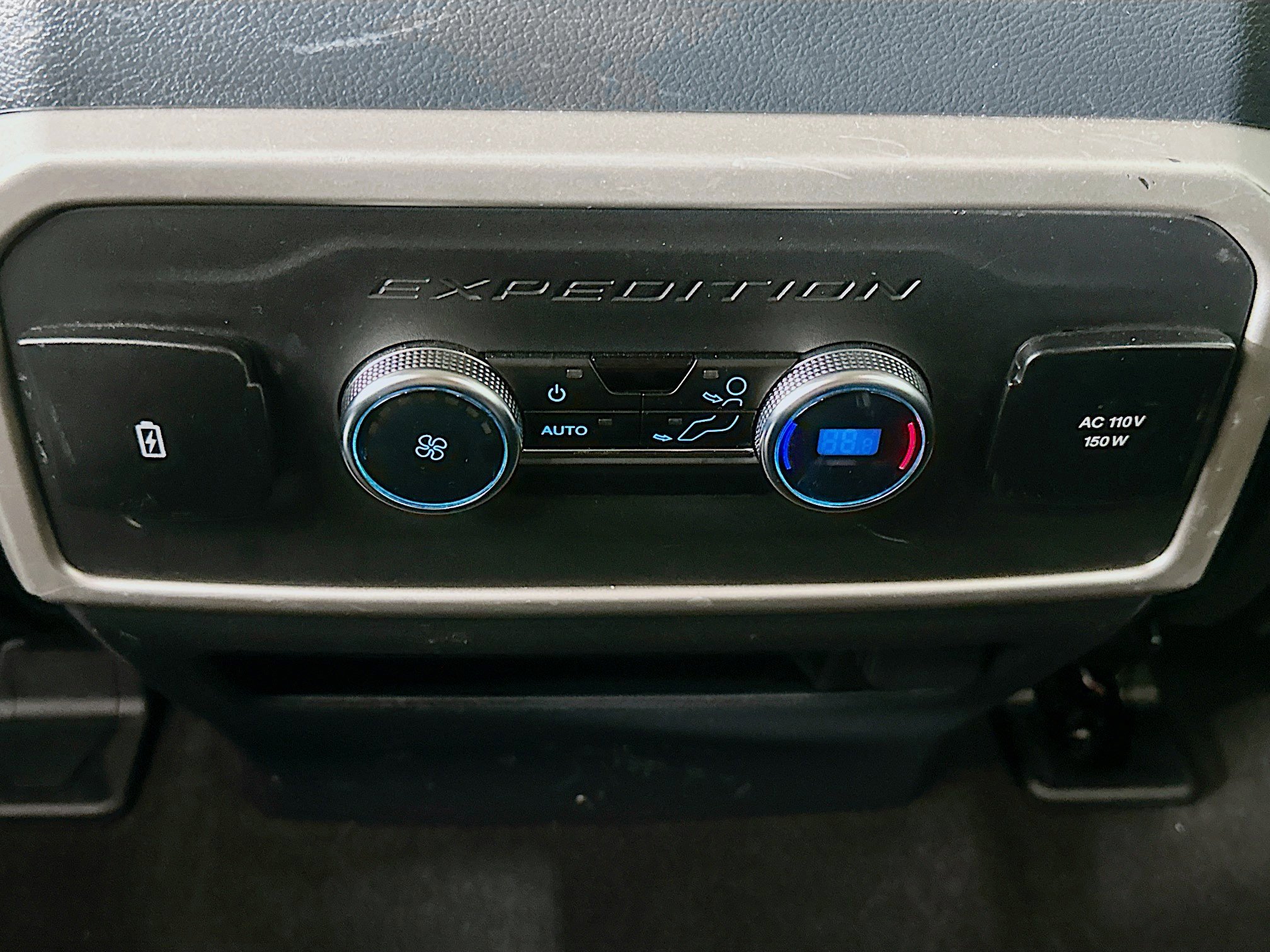 Used 2024 Ford Expedition Max XLT image 27