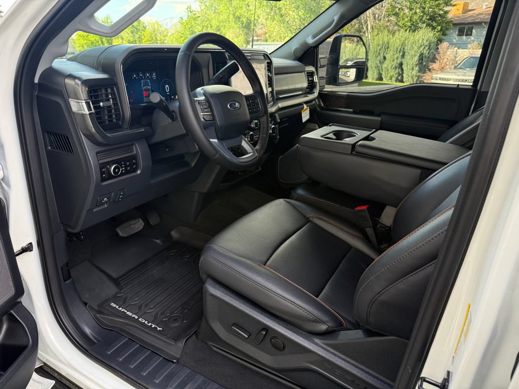 Used 2026 Ford F350 Lariat w/ Black Appearance Package AWD/4WD image 24