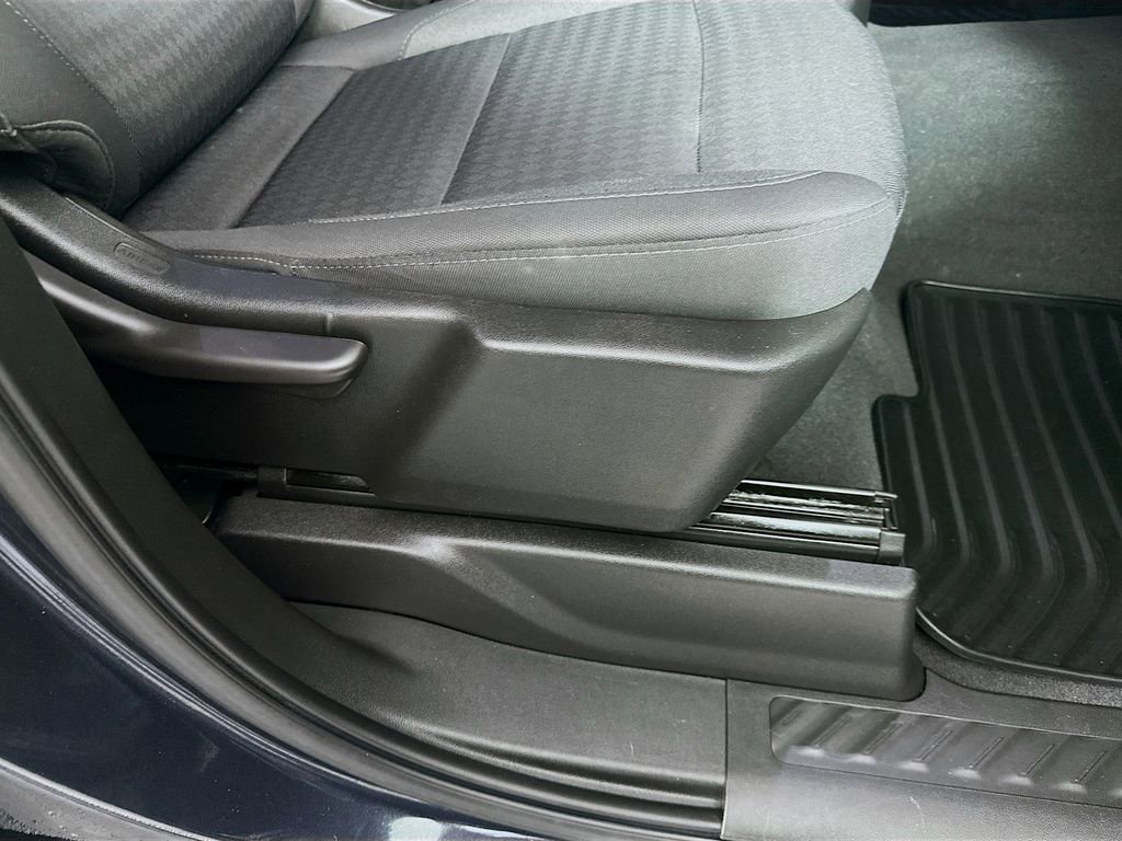 Used 2022 Chevrolet Silverado 1500 Custom image 23