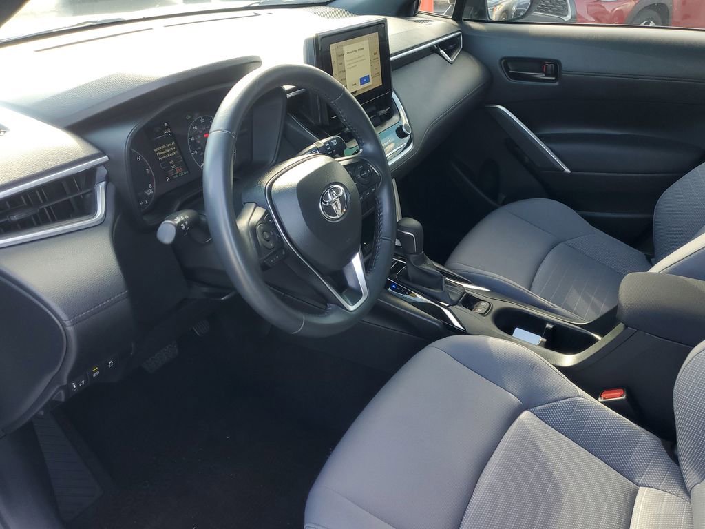 Used 2024 Toyota Corolla Cross SE image 15