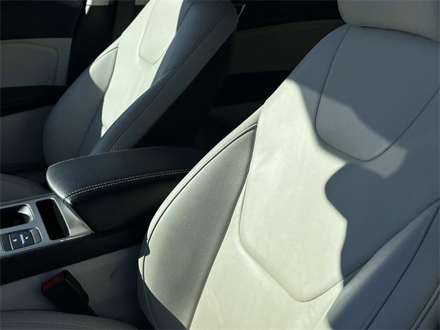 Used 2022 Ford Edge Titanium w/ Class II Trailer Tow Package image 31