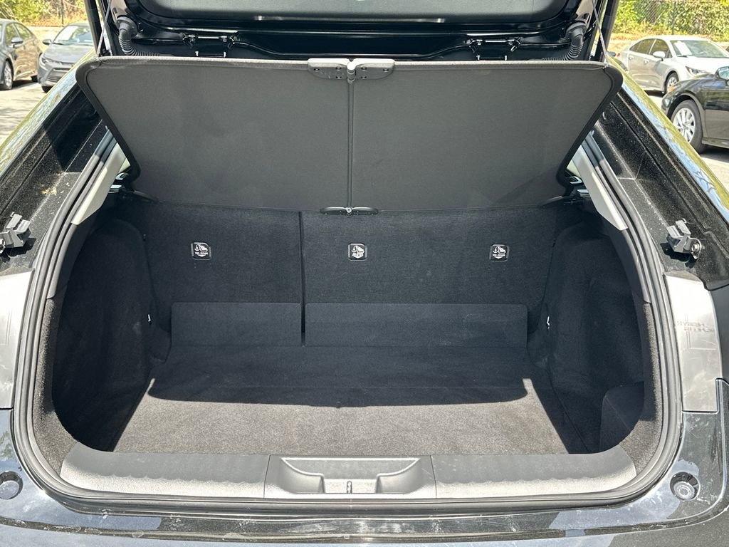 Used 2025 Toyota Prius LE FWD image 6