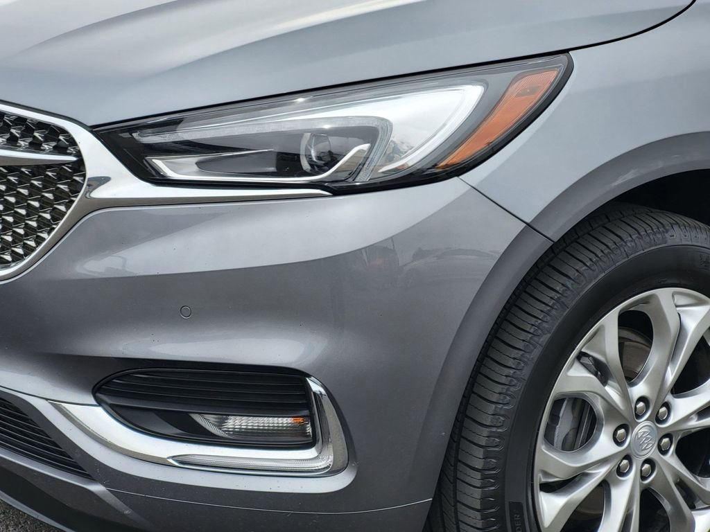 Used 2020 Buick Enclave Avenir w/ Avenir Technology Package AWD/4WD image 5