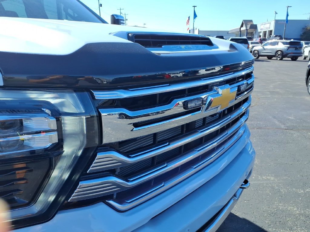 Used 2026 Chevrolet Silverado 3500 High Country w/ Technology Package AWD/4WD image 22