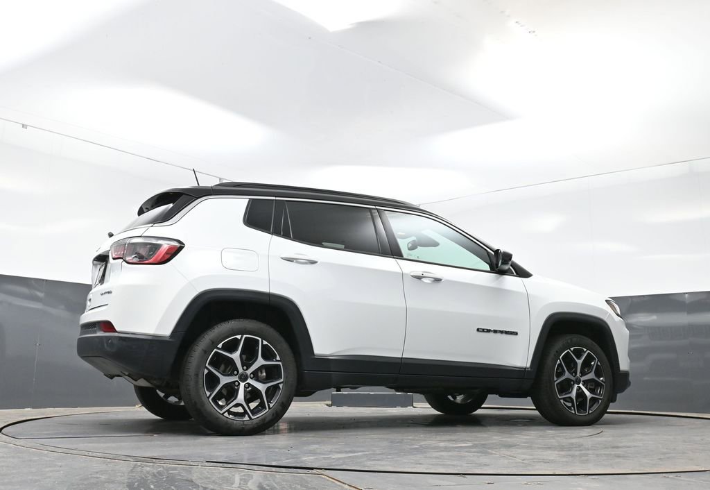Used 2025 Jeep Compass Limited AWD/4WD image 48