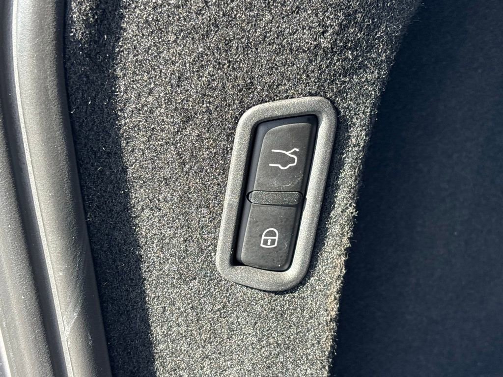 Used 2024 Maserati Levante GT Ultima image 28