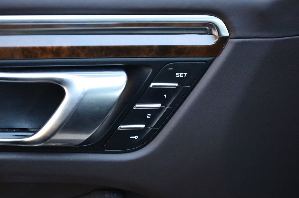 Used 2015 Porsche Macan Turbo image 35