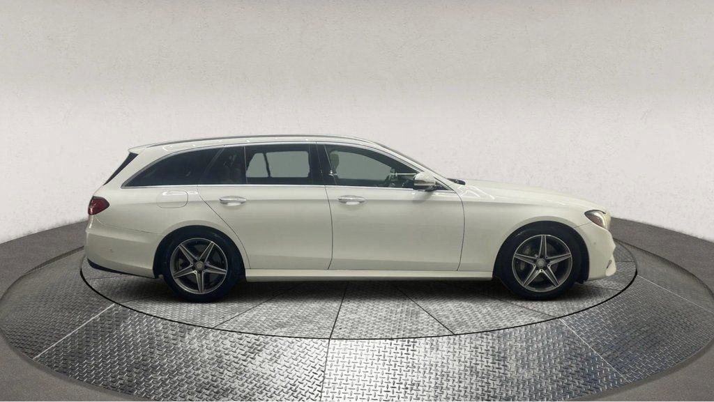 Used 2017 Mercedes-Benz E 400 4MATIC Wagon image 9