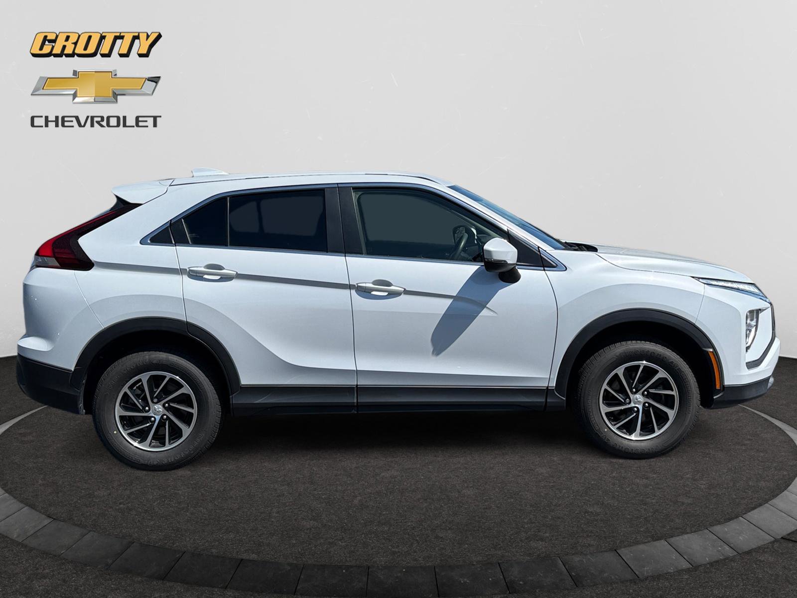 Used 2024 Mitsubishi Eclipse Cross ES image 6