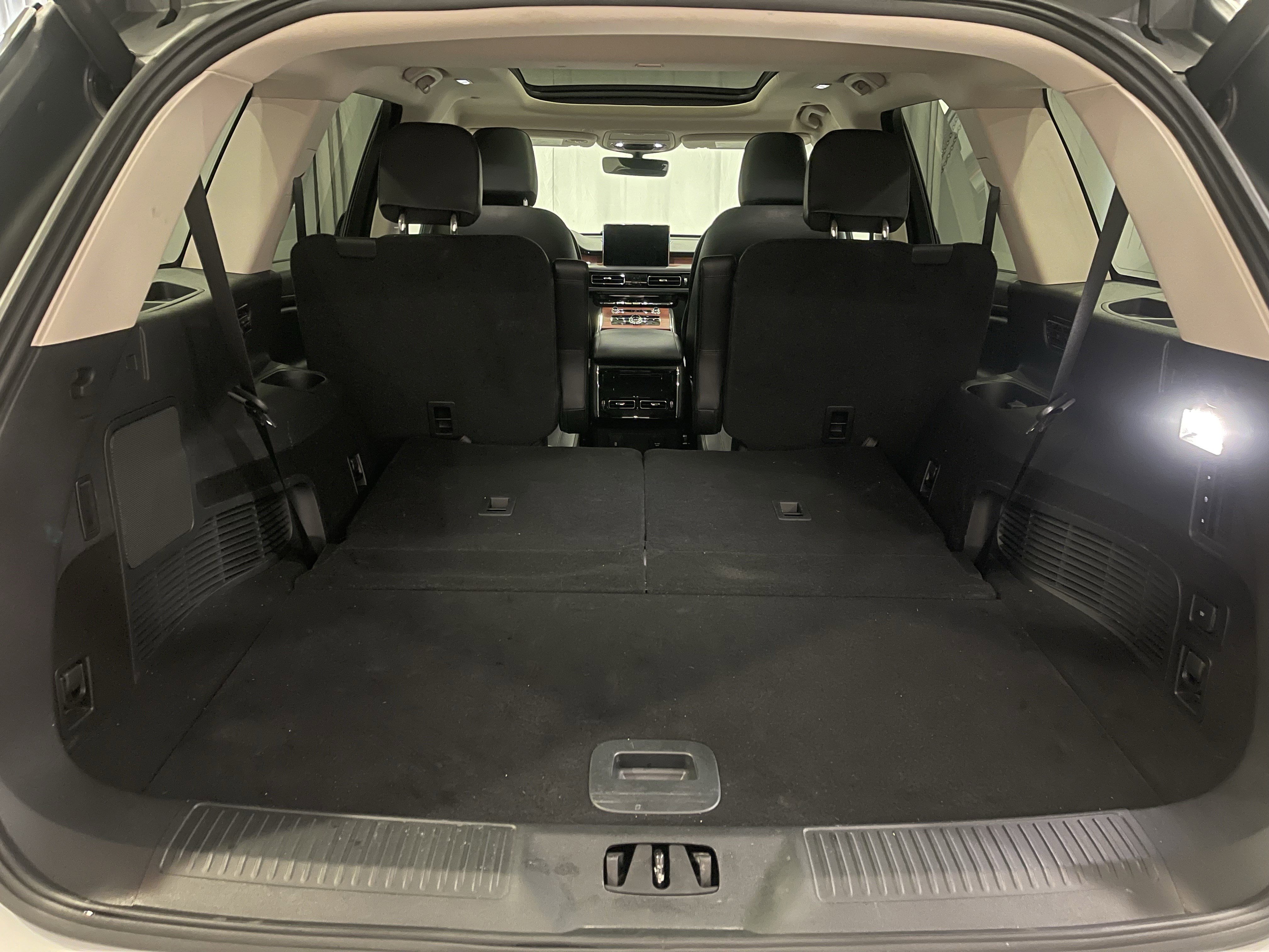 Used 2024 Lincoln Aviator Reserve w/ Equipment Group 201A AWD/4WD image 27
