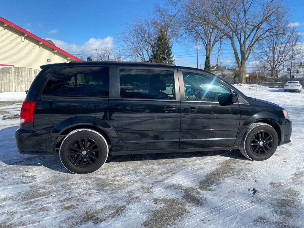 Used 2016 Dodge Grand Caravan R/T image 6