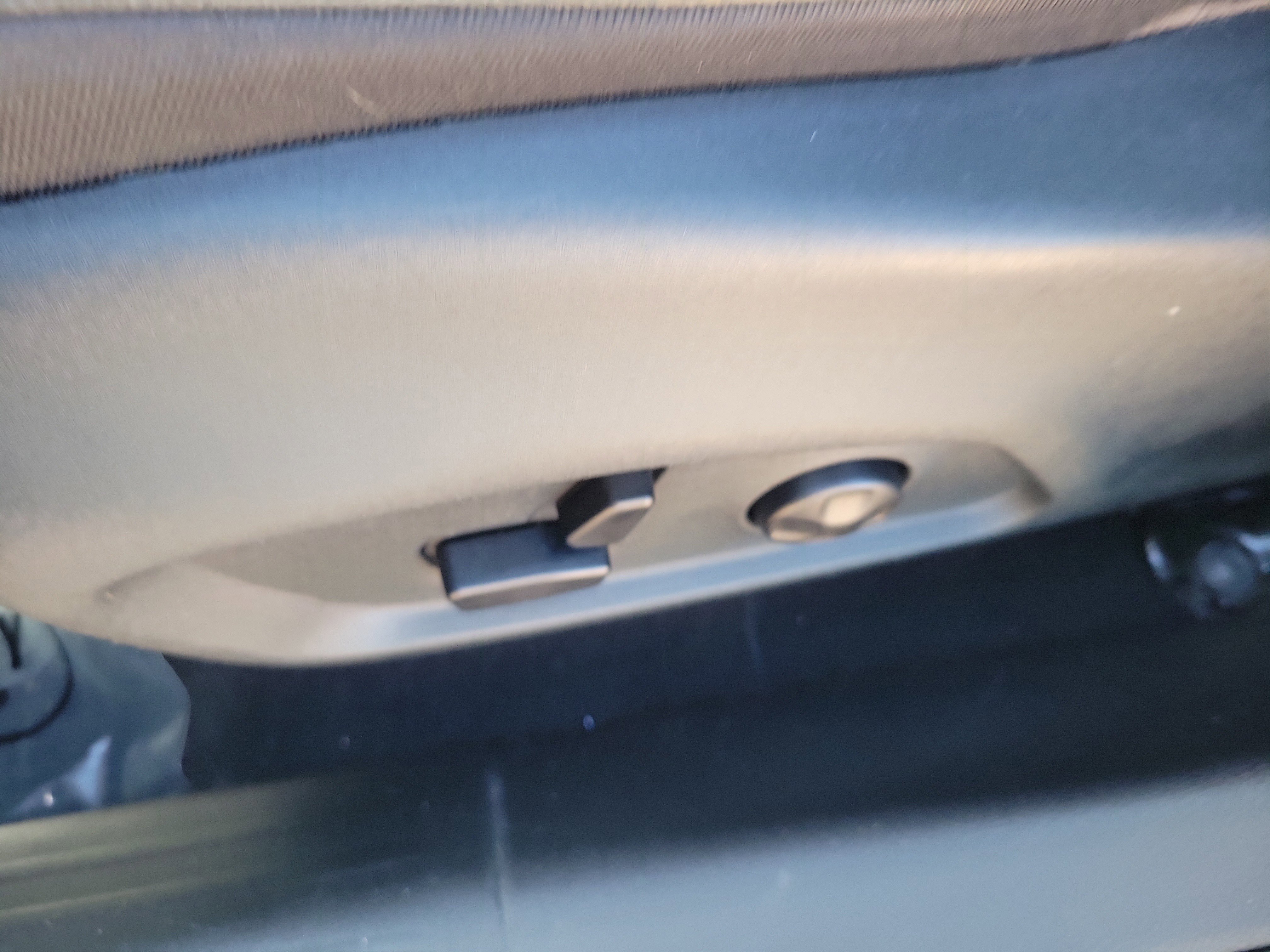 Used 2020 Jeep Compass Latitude w/ Popular Equipment Group image 18